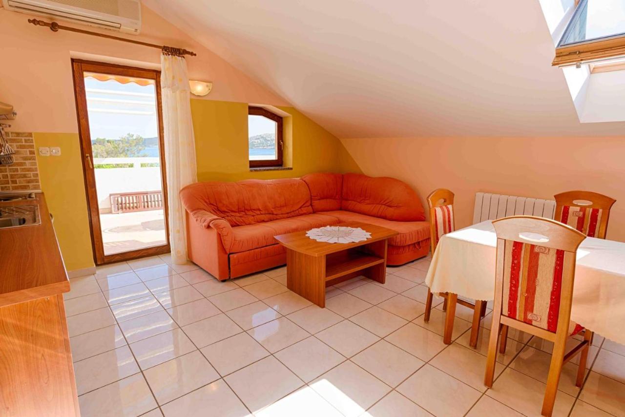 Ariela At The Beach Apartment Stara Novalja Exterior photo