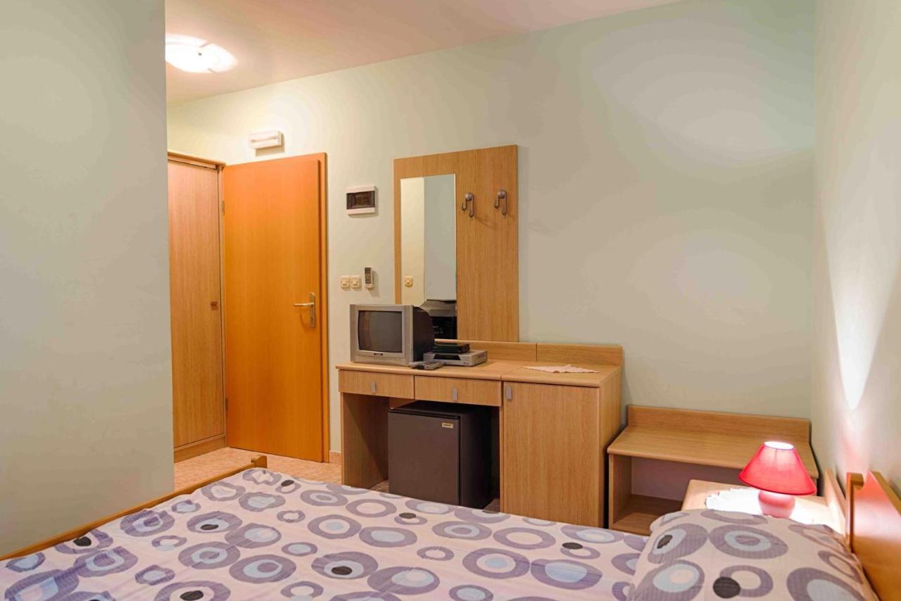 Ariela At The Beach Apartment Stara Novalja Exterior photo