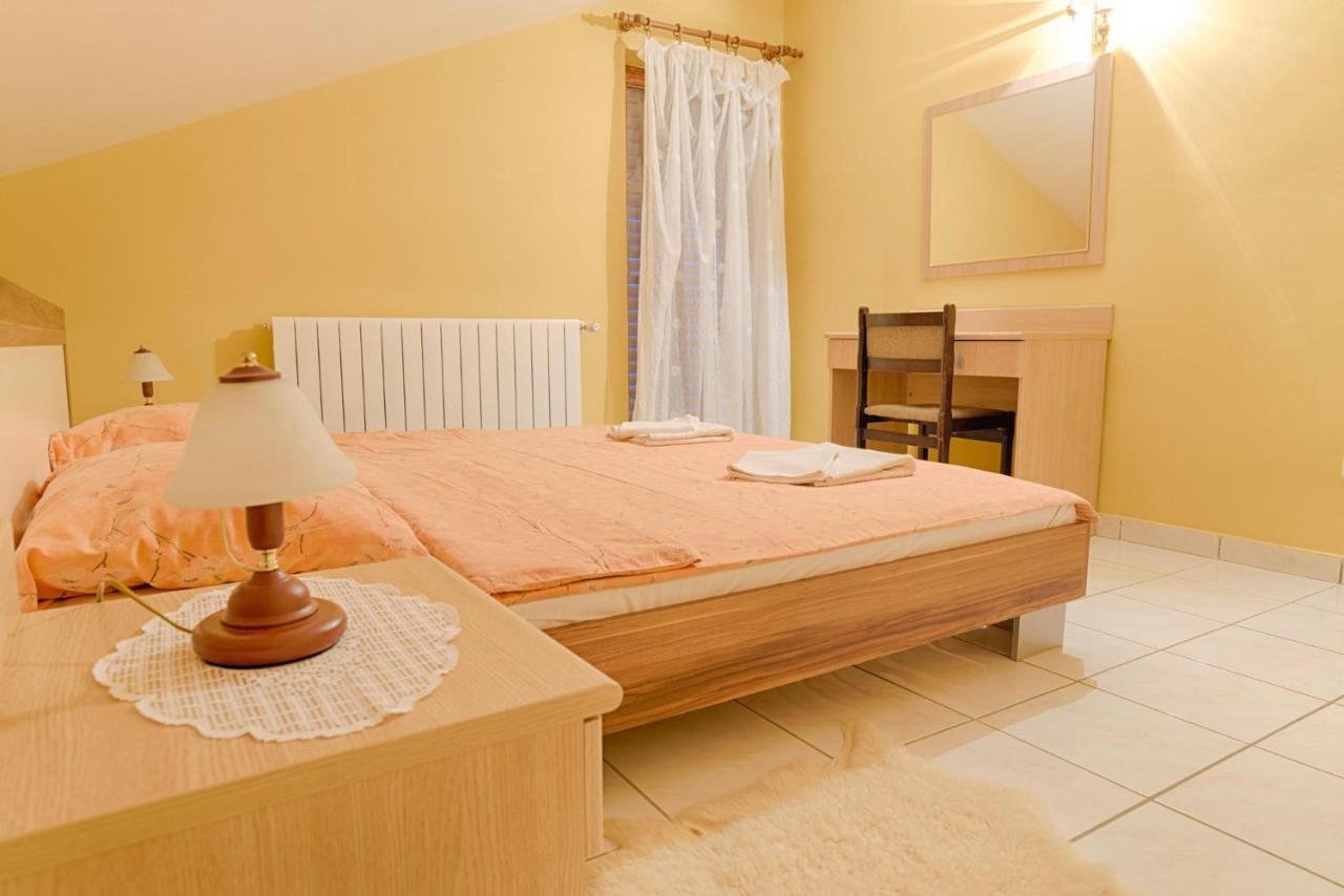 Ariela At The Beach Apartment Stara Novalja Exterior photo