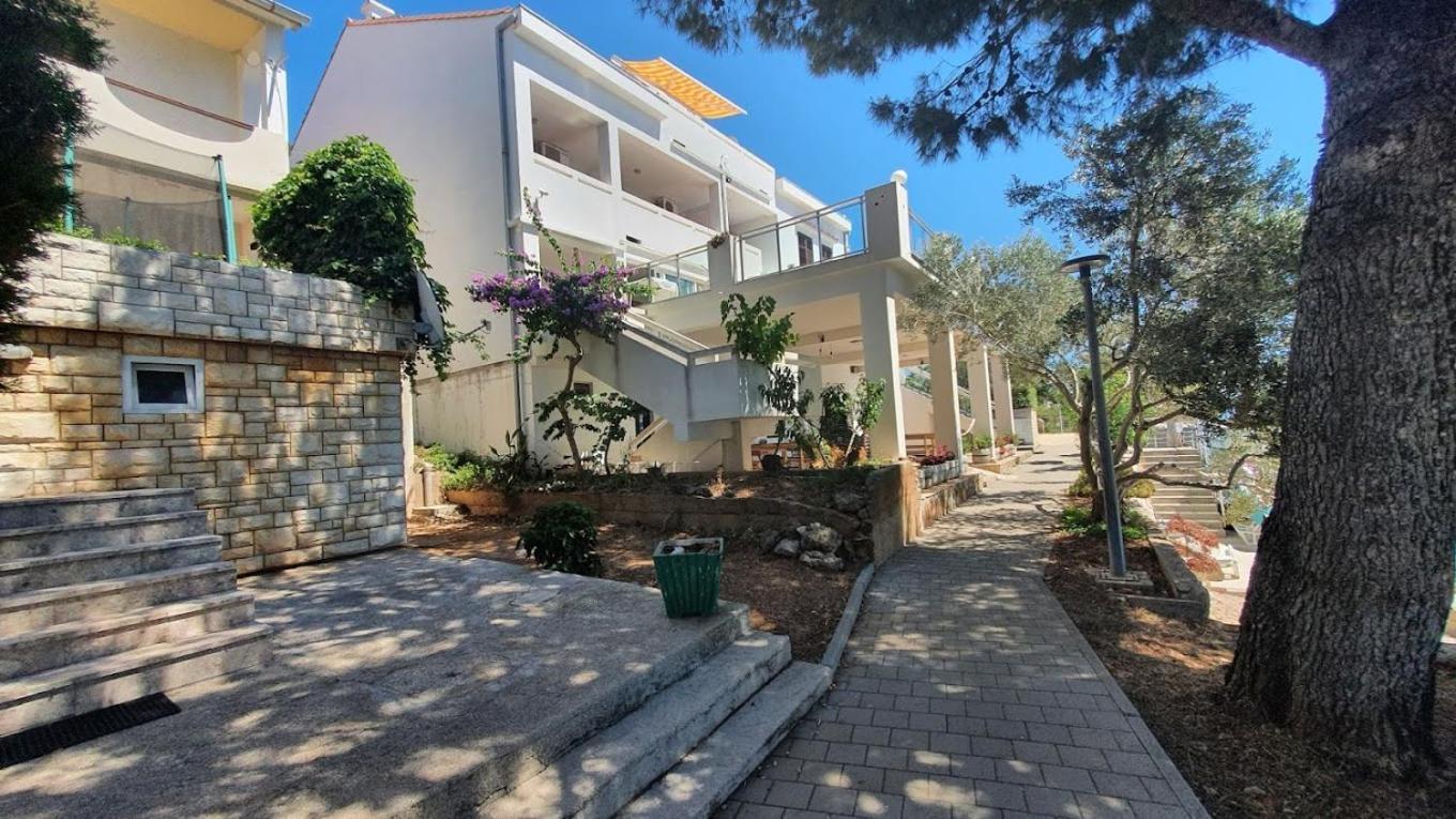 Ariela At The Beach Apartment Stara Novalja Exterior photo